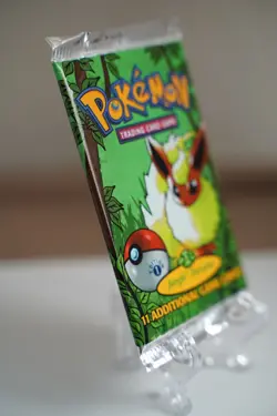 Pokemon 1999 Jungle 1st Edition Booster Pack Flareon Vintage WOTC Sealed - Image 4