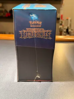 Pokemon Sword & Shield Battle Styles Elite Trainer Box Blue - Image 4