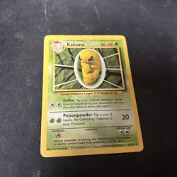 Kakuna 33/102 Base Set Pokemon TCG D8 - Image 1