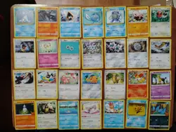 Pokemon TCG Mix Lot Of 104 cards + Holos - Image 3