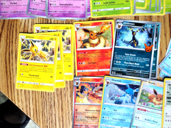 Pokemon Tcg Eevee Card Bulk Lot (150+) Holo Promo RH Eeveelutions Prismatic Set - Image 3