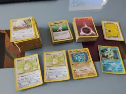 Lot de 220 Cartes Pokemon anciennes 1ere edition Wizard (Rocket, Fossile...) FR - Image 1