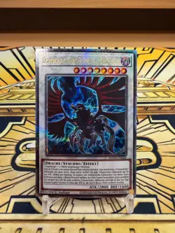 Yugioh Schwarz Geflugelter Drache MP24-DE028 Quarter Century Secret Rare - Image 1