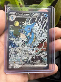 Pokemon TCG Scarlet & Violet Shrouded Fable Kingdra Illustration Card - Image 1