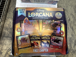 Disney Lorcana The First Chapter Gift Set TCG NEW SEALED FREE SHIPPING 4050368981752 - Image 1