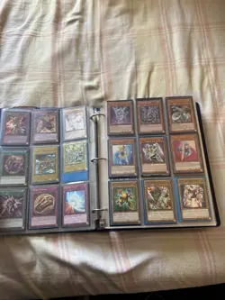 Konami Yu-Gi-Oh! TCG Mixed Card Lot Binder Storage Dark Magician Neos Holo - Image 4