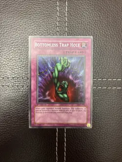 Yu-Gi-Oh! Bottomless Trap Hole - LOD-092 - 1st Edition - LP Rare - Image 1