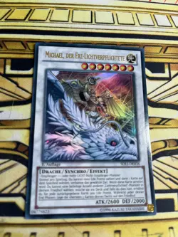 Yugioh Michael, der Erz-Lichtverpflichtete SDLI-DE036 Ultra Rare - Image 1