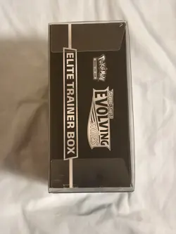 Pokemon TCG: SW&SH Evolving Skies Elite Trainer Box w/ Plastic Display Case - Image 2