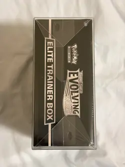 Pokemon TCG: SW&SH Evolving Skies Elite Trainer Box w/ Plastic Display Case - Image 3