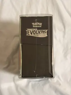 Pokemon TCG: SW&SH Evolving Skies Elite Trainer Box w/ Plastic Display Case - Image 5