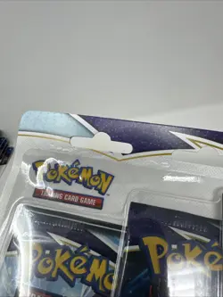 Pokemon TCG Sword and Shield Chilling Reign Triple Blister 3 booster Sealed New - Image 3