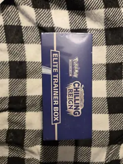 Pokemon TCG Sword & Shield Chilling Reign Elite Trainer Box Sealed - Image 2