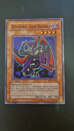 yu-gi-oh! Sammelkarte Deutsch Zombyra, der Dunkle 1. Auflage SYE-DE022 - Image 1