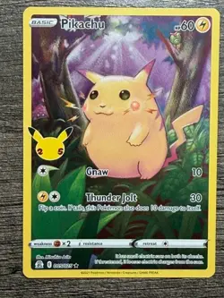 POKEMON FULL ART PIKACHU 005/025 RARE CELEBRATIONS 2021 LP-NM + ARCEUS SLEEVE - Image 1