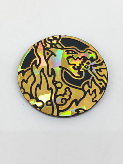 Pokemon TCG Charizard VMAX Cracked Ice Rainbow Holo Gold Collector's Chest Coin - Image 1