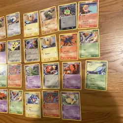 2006 Pokemon TCG Delta Species 31 Card Lot Pichu Treecko Totodile Wooper - Image 3