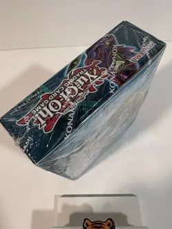 Yugioh Legend Of Blue Eyes White Dragon 25th Anniversary Booster Box NEW. GRAIL! - Image 3
