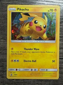 POKEMON CARD HOLO PIKACHU SM76BLACK STAR PROMO 2017 LP + NEW ARCEUS SLEEVE - Image 1