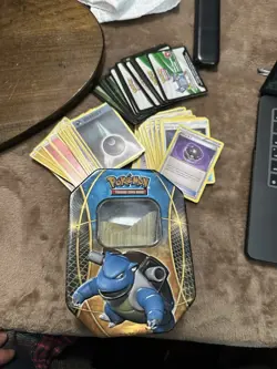 Pokemon Cards Lot - Idk How Many - Image 1