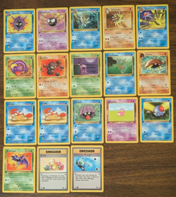 2000 French Pokemon 1st Edition Fossil 18 Card Lot - Image 1