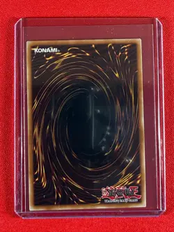 2010 Yu-Gi-Oh! Legendary Collection Dark Magician #LC01-EN005 - Image 2