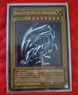 2002 Yugioh SDK-001 Blue-Eyes White Dragon Ultra Rare Great Condition See Photos - Image 1