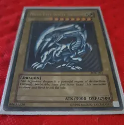 2002 Yugioh SDK-001 Blue-Eyes White Dragon Ultra Rare Great Condition See Photos - Image 3