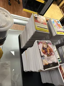 Large Lot Of One Piece Bulk Mostly Commons One Stack Of Holos Mixed Lots - Image 3