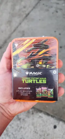 Magic: The Gathering Teenage Mutant Ninja Turtles Tin [Michelangelo] 3 Boosters - Image 1