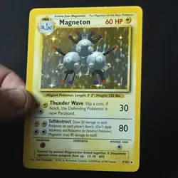 Magneton 9/102 Base Set Holo Rare Pokemon Card WOTC 1999 Vintage - Image 4