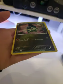 Axew (13) Holo Rare Dragon Vault 13/20 LP Pokemon - Image 3