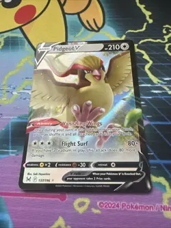 Pokemon Pidgeot v Holo Ultra Rare Card 137/196 Swsh11: Lost Origin - Image 2