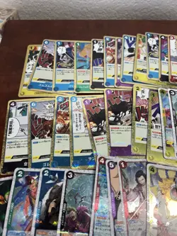 One Piece mixed lot of Over 100 Cards All Have Holo Shine. - Image 2