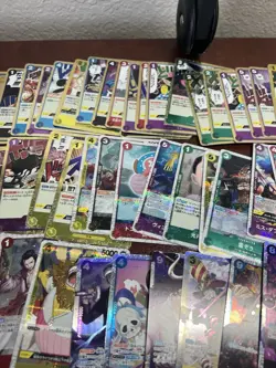 One Piece mixed lot of Over 100 Cards All Have Holo Shine. - Image 3