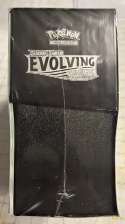 Evolving Skies ETB Elite Trainer Box [Flareon/Jolteon/Umbreon/Leafeon] SEALED - Image 4