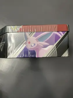 Pokemon TCG Umbreon V Heroes Tin 2022 (Sealed) - Image 2