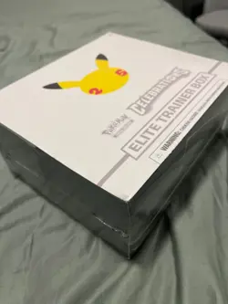 Pokemon TCG: 25th Anniversary Celebrations Elite Trainer Box (2021) 820650809439 - Image 1