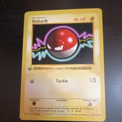 Pokemon Voltorb 40 HP Tackle Base Set Common 67/102 1999 TCG First Edition - Image 1