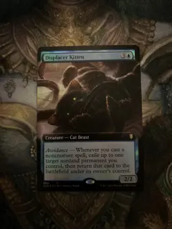 Displacer Kitten (Extended Art) Commander Legends: Battle for Baldur's Gate Foil - Image 1