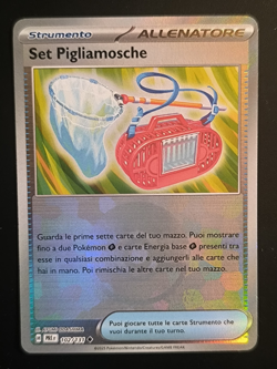 Carta Pokemon SET PIGLIAMOSCHE 102/131 Evoluzioni Prismatiche PRE Holo ITA NM - Image 1