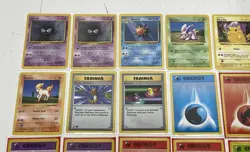 1999 Pokemon Base Set Unlimited Non Holo Trading Card Bundle (Set Of 25) - Image 2