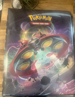 Ultra Pro Pokemon ~ TCG ~ Gallery Series ~ Sword & Shield—~ 9-Pocket Portfolio - Image 1