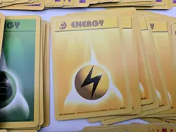 Bulk Set Of 21 Shadowless Pokemon Energy Cards And Over 535 Unlimited 1999 Cards - Image 3