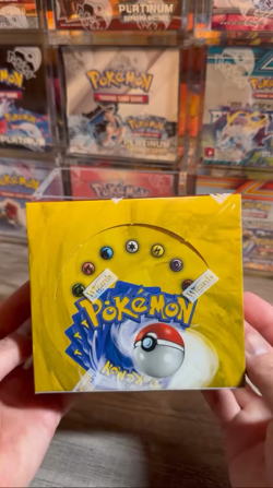 Pokemon EN Base Set Unlimited Booster Box WOTC Factory Sealed w/ Acrylic Case - Image 2
