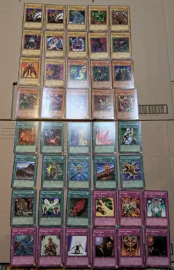 YU-GI-OH SD KAIBA EVOLUTION 1ST EDITION NEAR COMPLETE LOT NO HOLO'S - Image 1