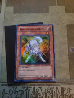 YUGIOH RYKO LIGHTSWORN HUNTER LODT-EN022 SUPER UNLIMITED ED VLP 1996 - Image 2