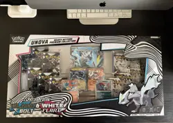 Pokemon Black & White Bolt Flare Unova Heavy Hitters Premium Collection Box - Image 3
