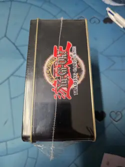 Yugioh 2005 GILFORD THE LIGHTNING Holiday Tin - Mint Condition - Factory Sealed! - Image 2