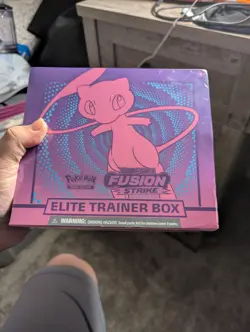 Nintendo Pokemon TCG: Sword & Shield Fusion Strike Elite Trainer Box 820650809330 - Image 1